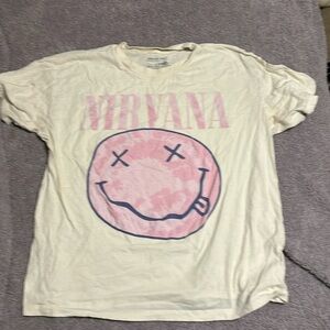 Size xs/s cream nirvana tee